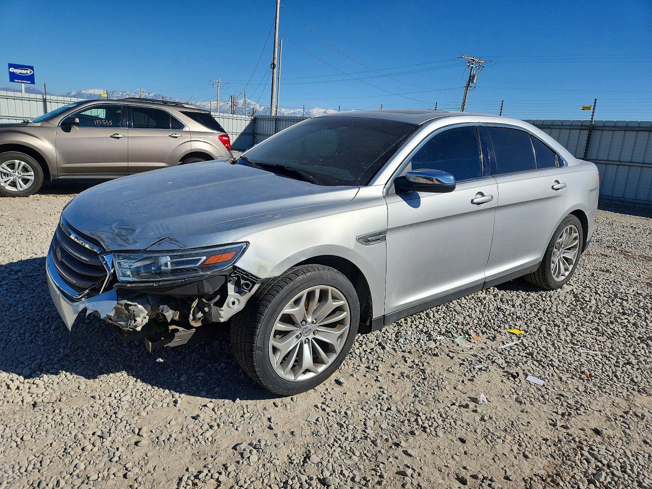 Salvage Ford Taurus Image