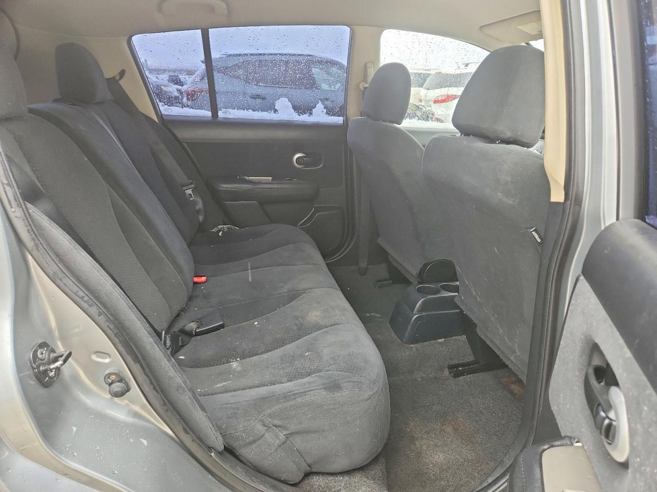Nissan Versa 1.8 S