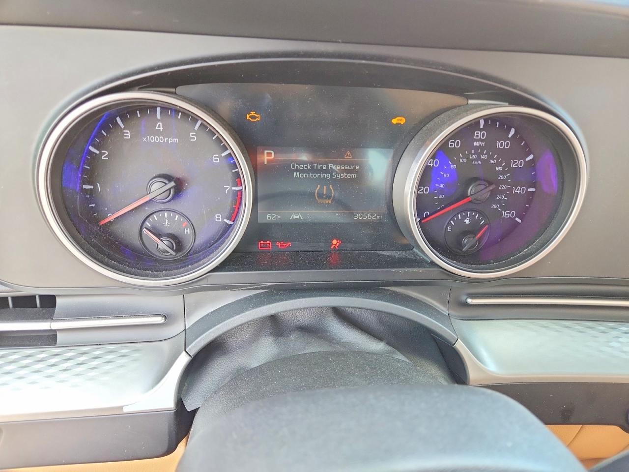 Kia Carnival Lx