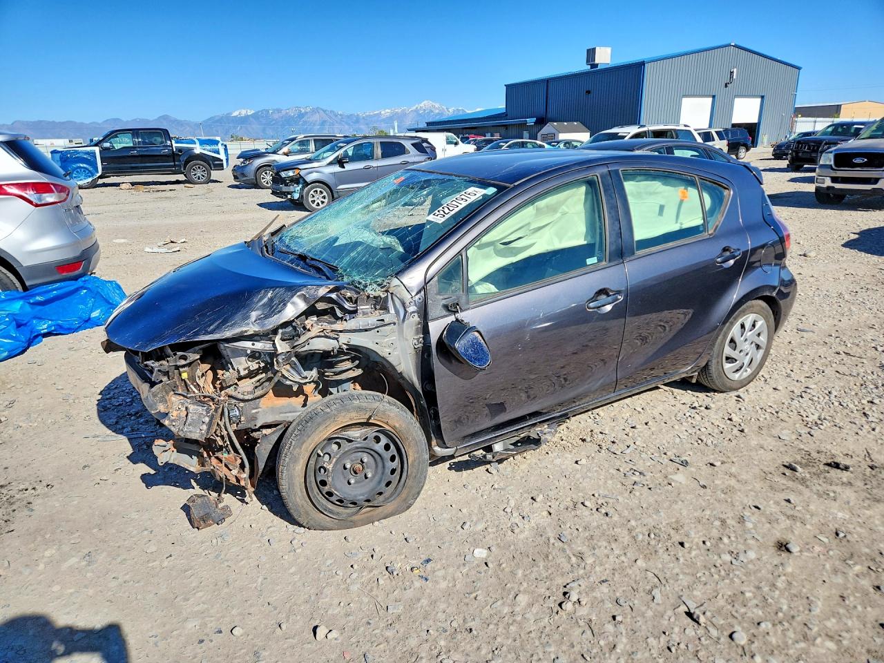 Salvage Toyota Prius Image