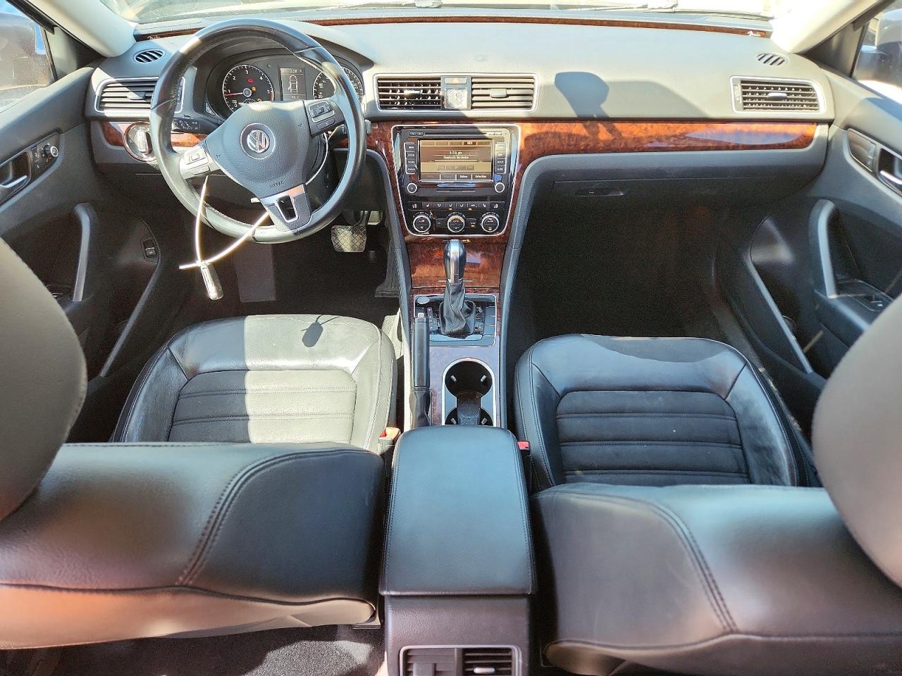 Volkswagen Passat Sel