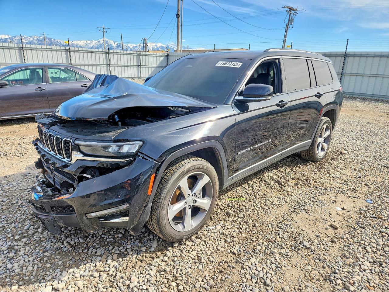 Salvage Jeep Grand Cherokee Image