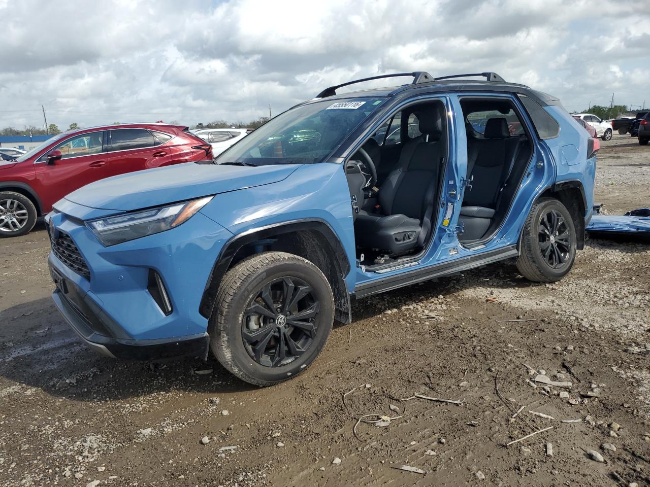 Salvage Toyota RAV4 Image