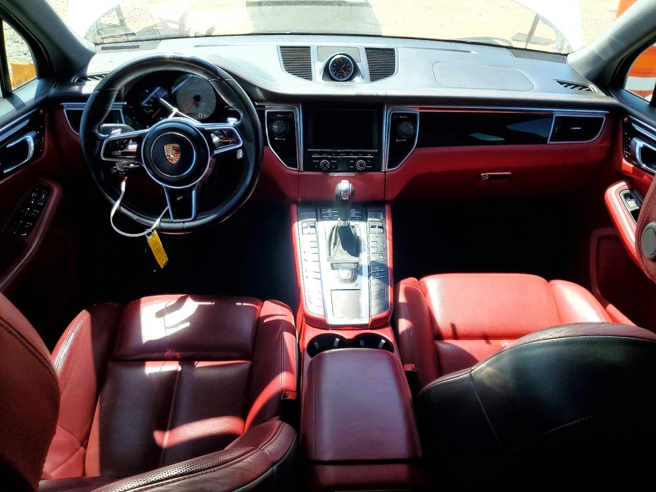 Porsche Macan S