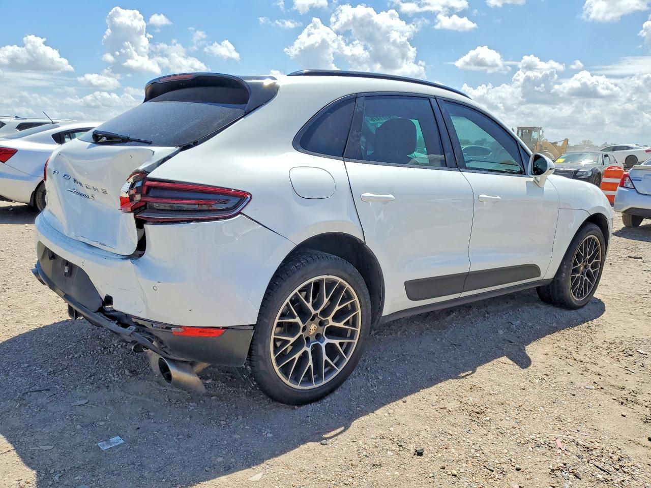 Porsche Macan S
