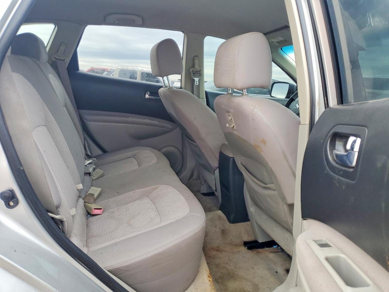 Nissan Rogue S