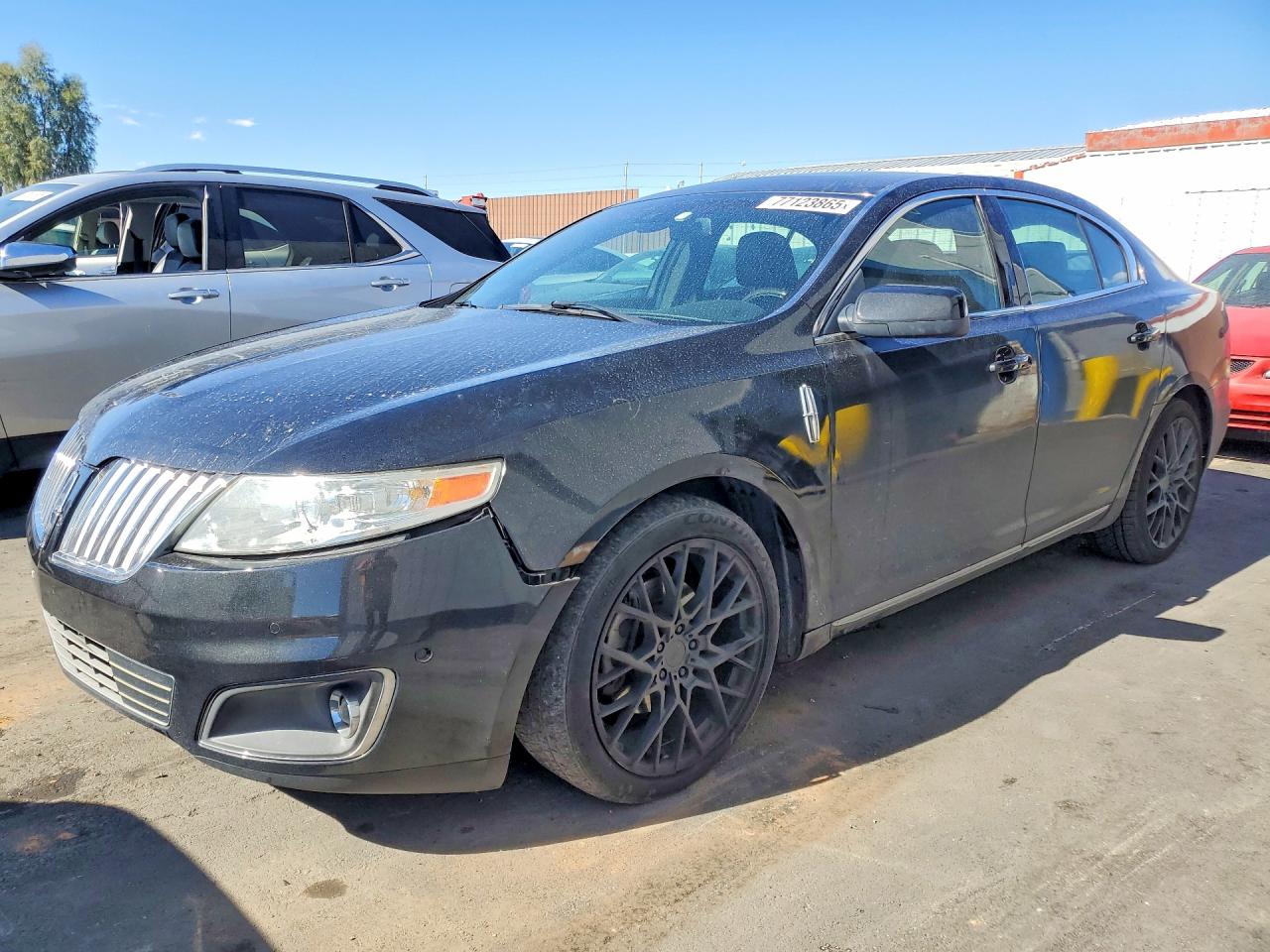 Salvage Lincoln MKS Image