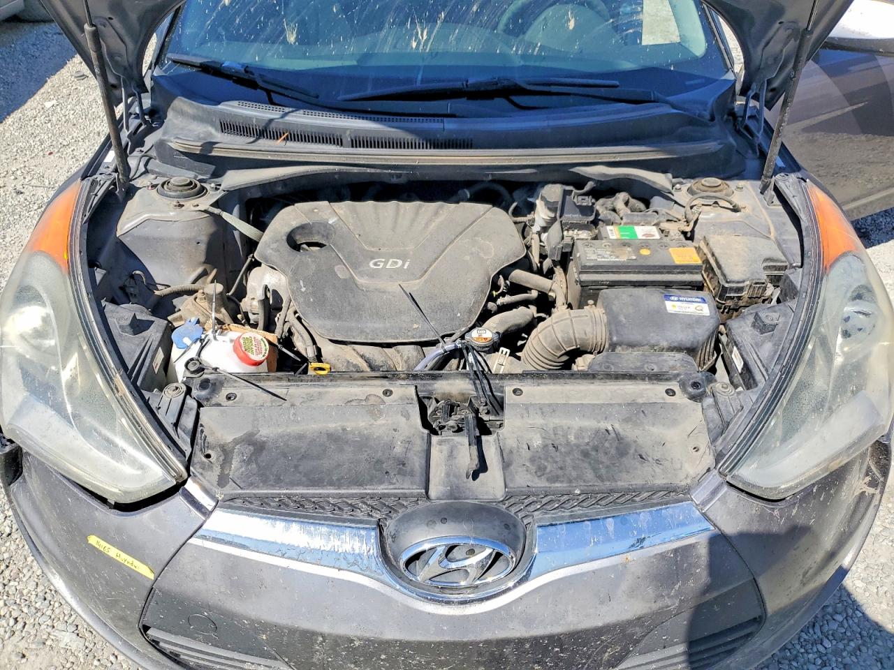 Hyundai VELOSTER Base