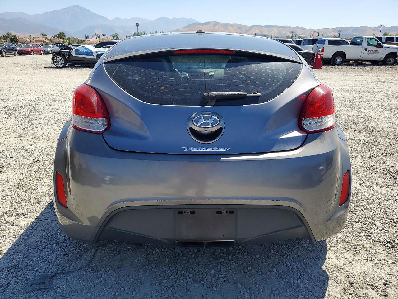 Hyundai VELOSTER Base