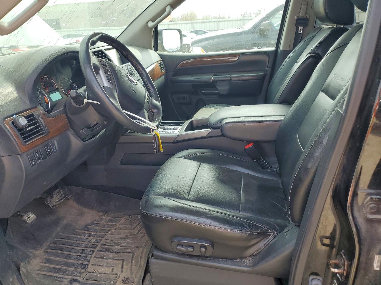 Nissan Armada Platinum