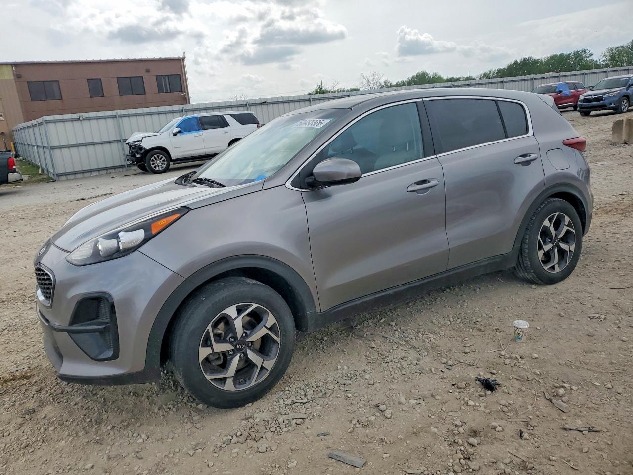 Salvage Kia Sportage Image