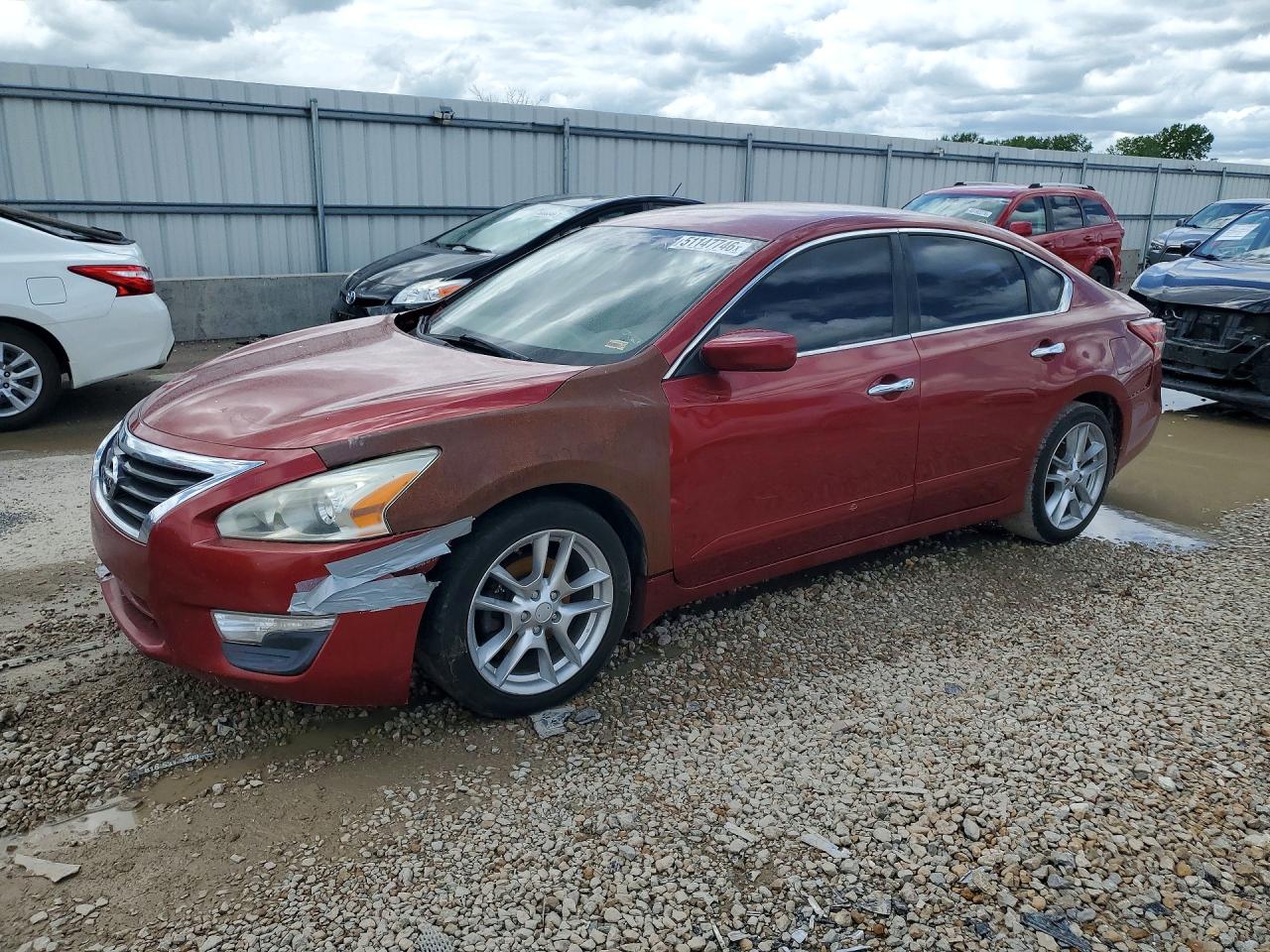 Salvage Nissan Altima Image