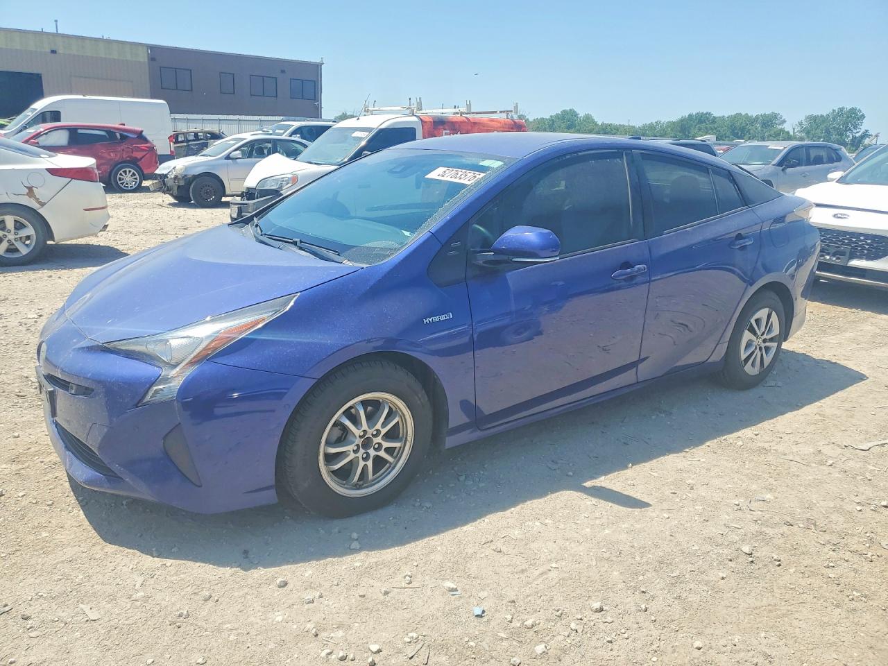 Salvage Toyota Prius Image