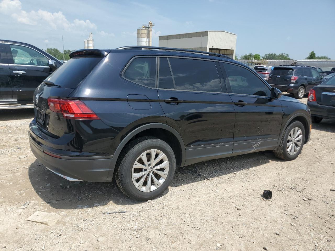 Volkswagen Tiguan S