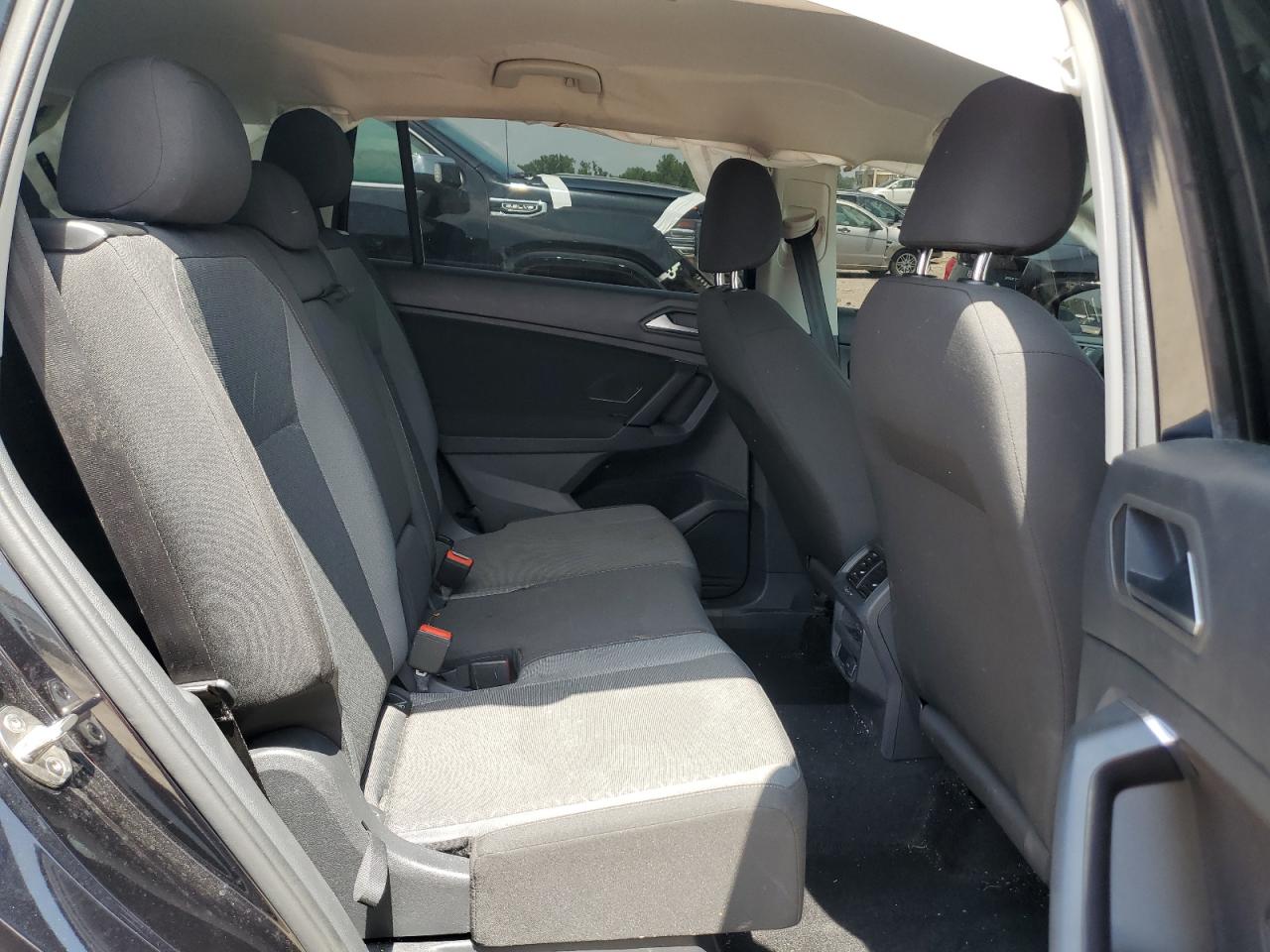Volkswagen Tiguan S