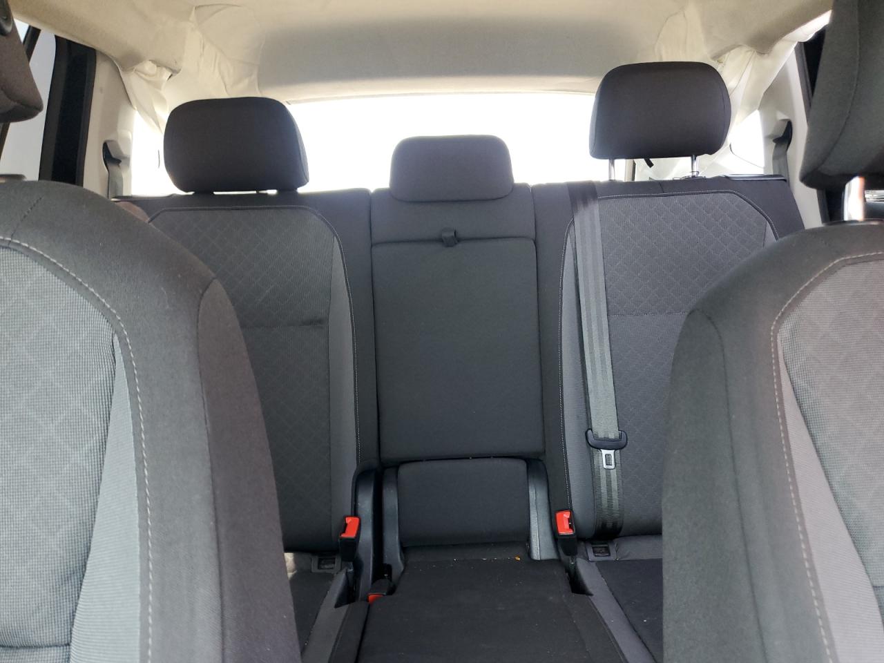 Volkswagen Tiguan S