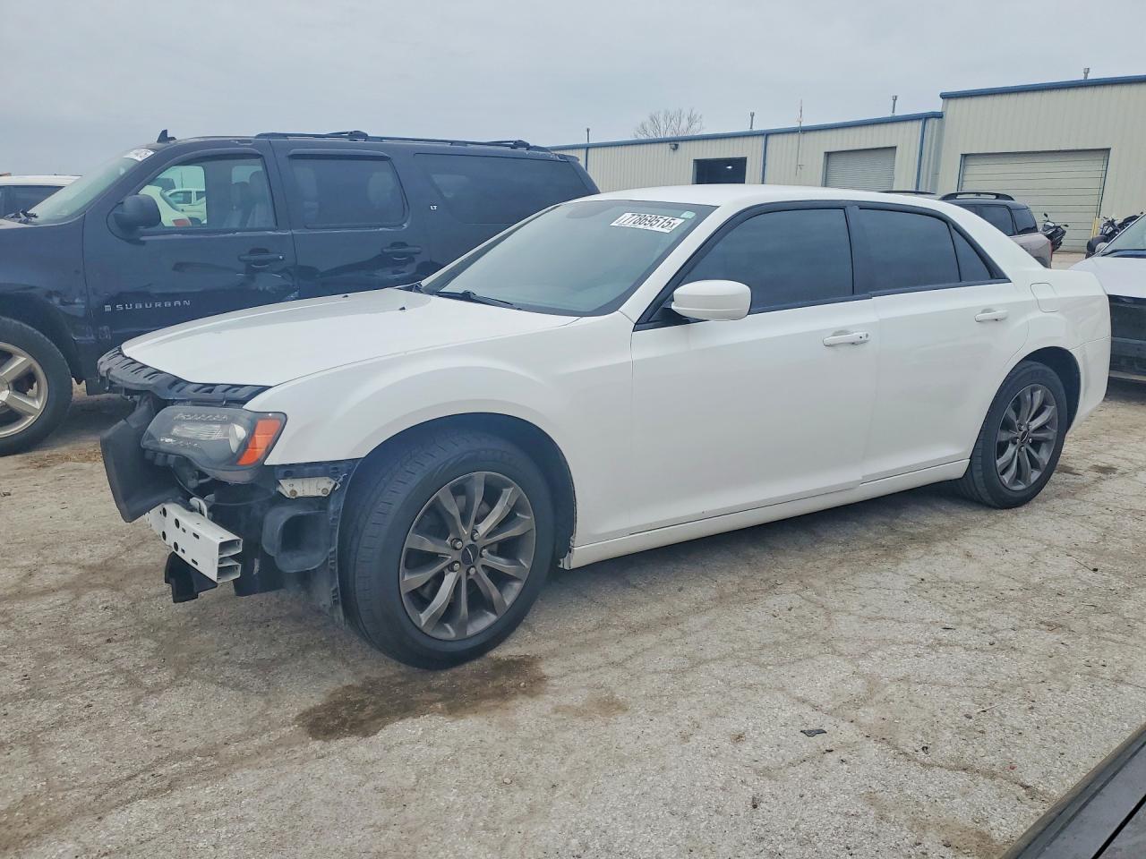 Salvage Chrysler 300 Image
