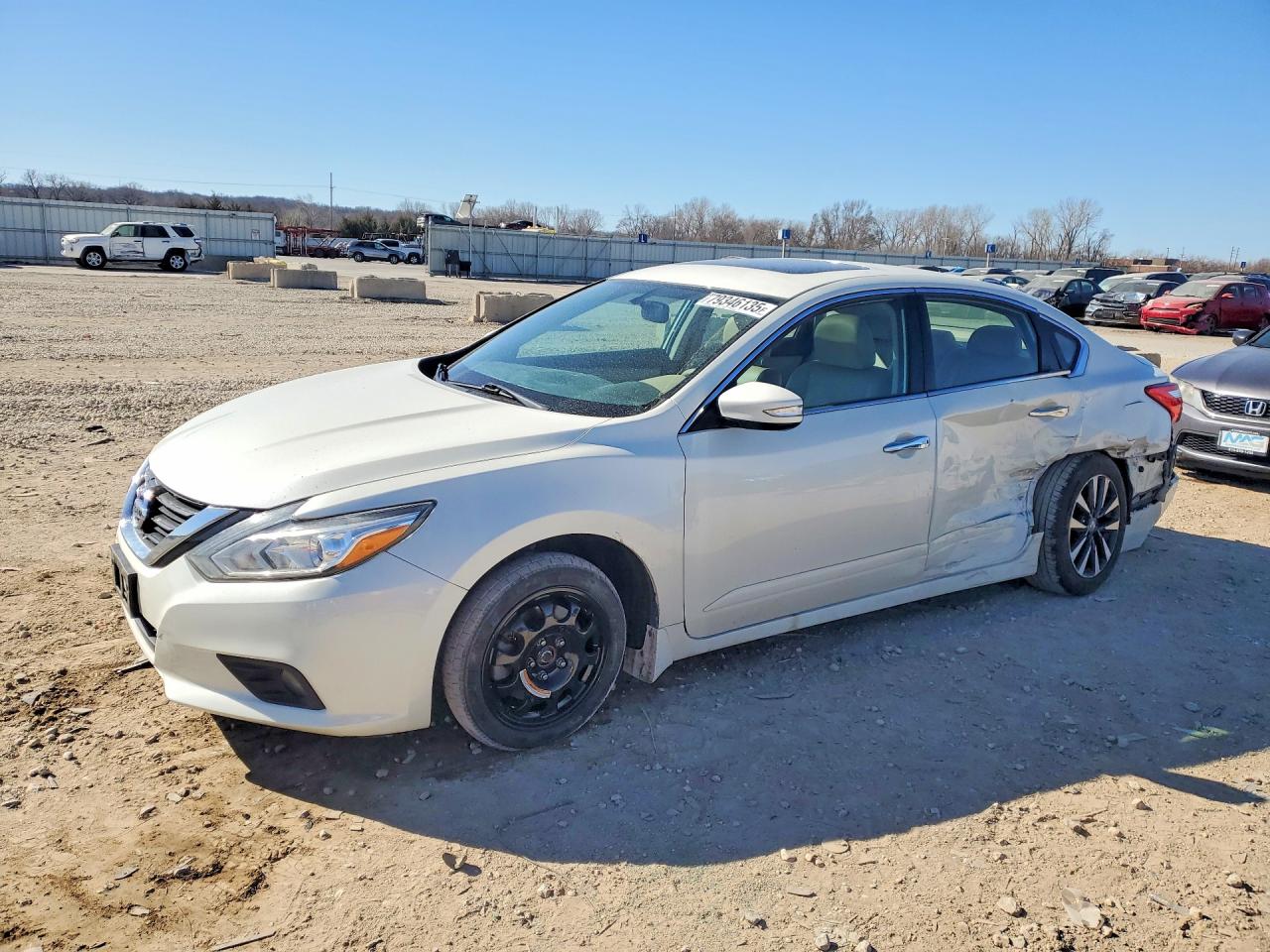 Salvage Nissan Altima Image