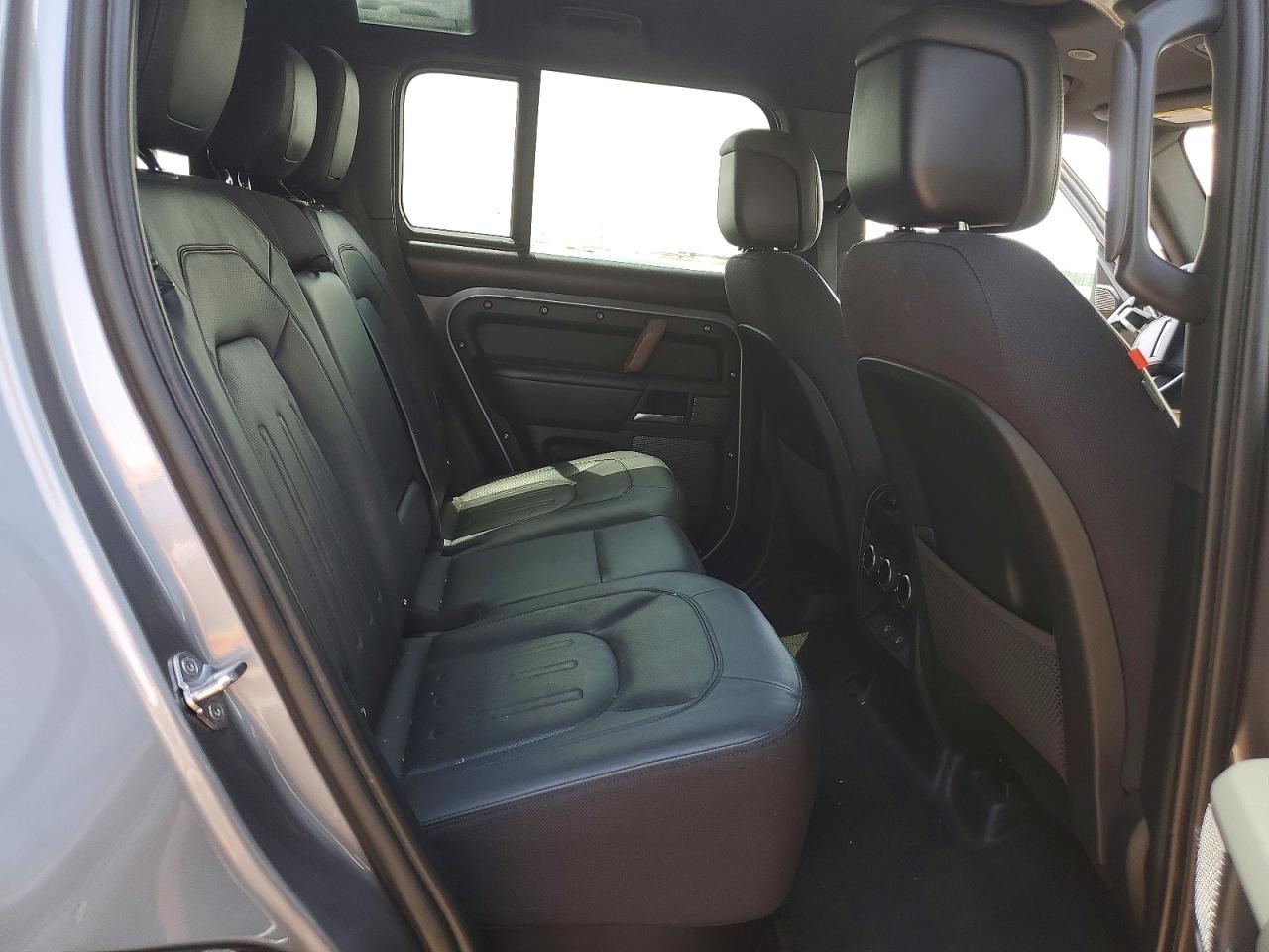 Land Rover Defender 110 X