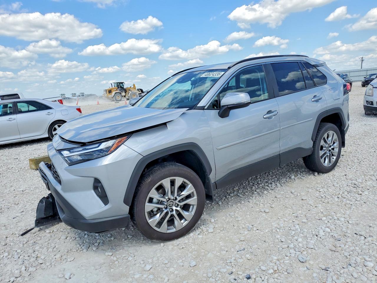 Salvage Toyota RAV4 Image