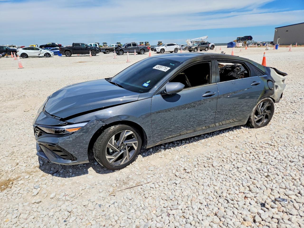 Salvage Hyundai ELANTRA Image