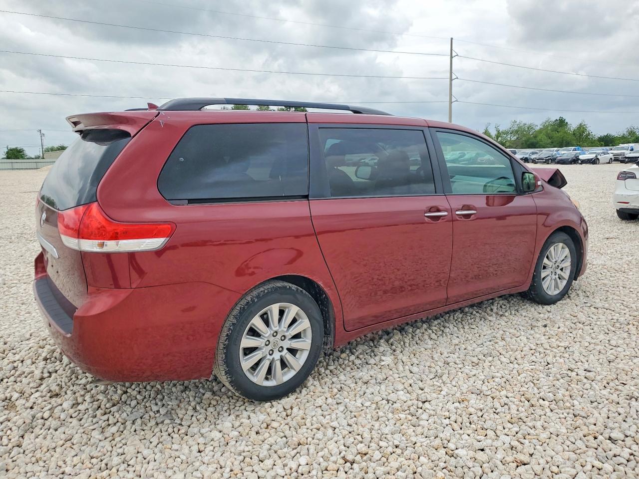 Toyota Sienna Limited 7-passenger