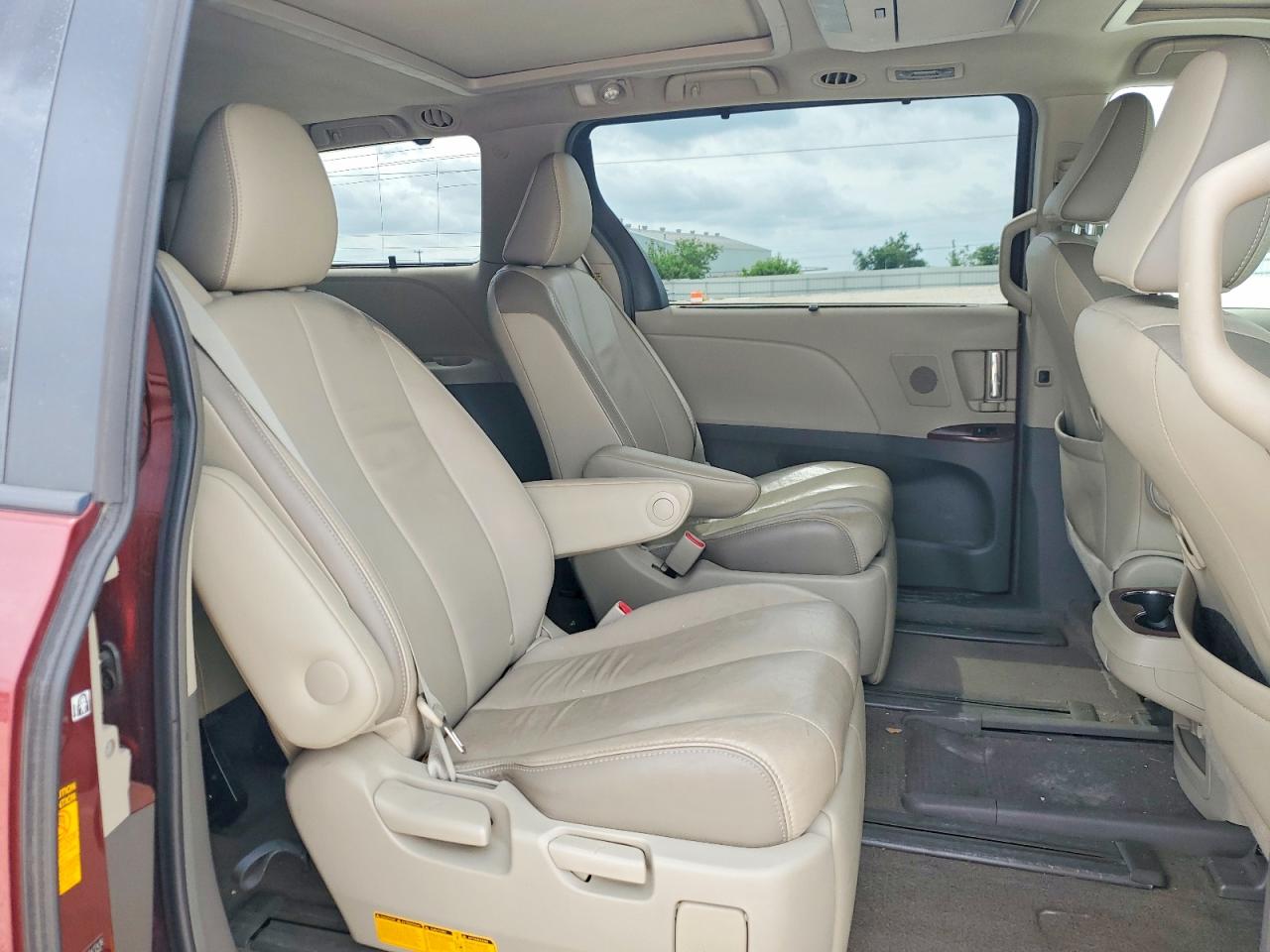Toyota Sienna Limited 7-passenger