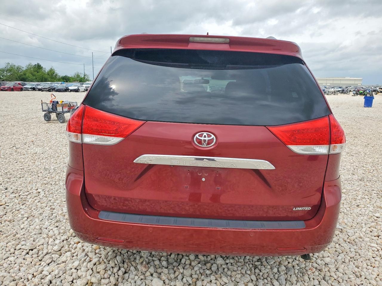 Toyota Sienna Limited 7-passenger