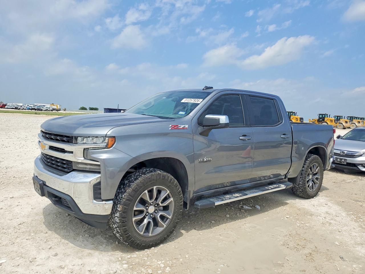 Salvage Chevrolet Silverado Image