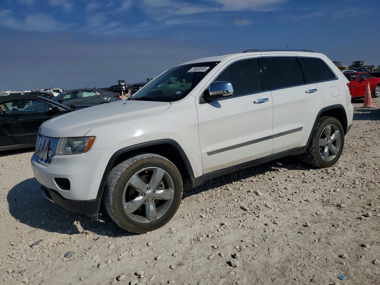 Salvage Jeep Grand Cherokee Image