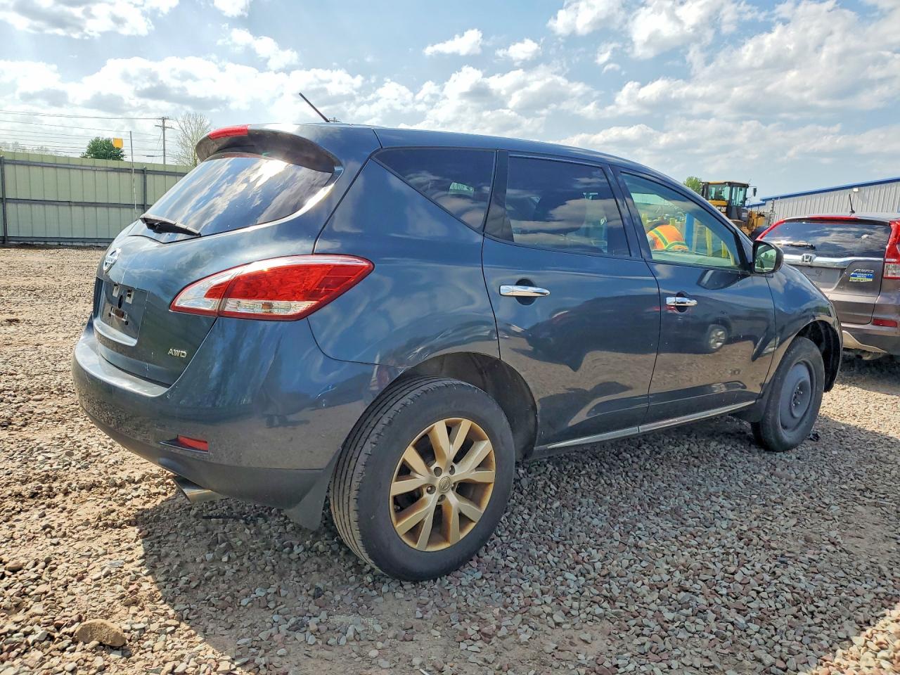 Nissan Murano S
