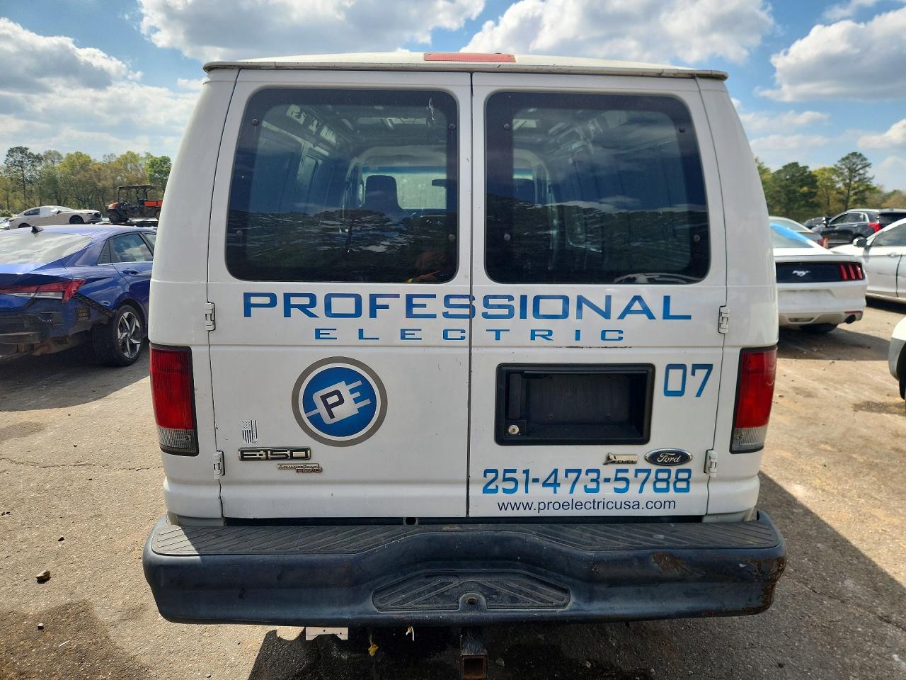 Ford Econoline E150 Van