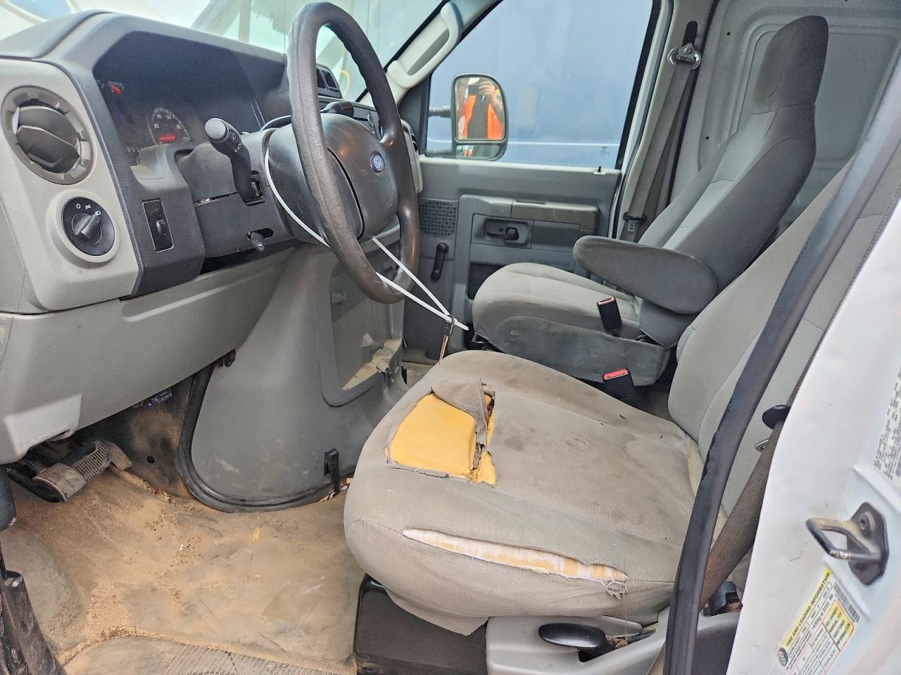 Ford Econoline E150 Van