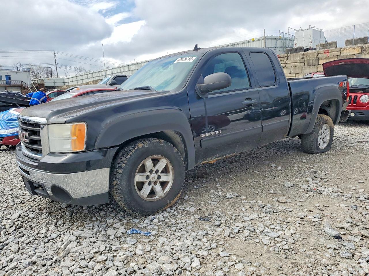 Salvage GMC Sierra Image