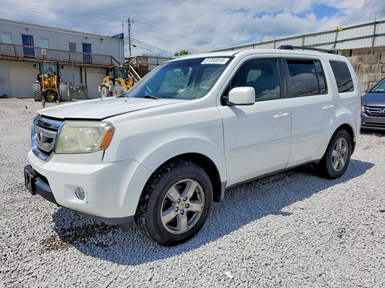 Salvage Honda Pilot Image