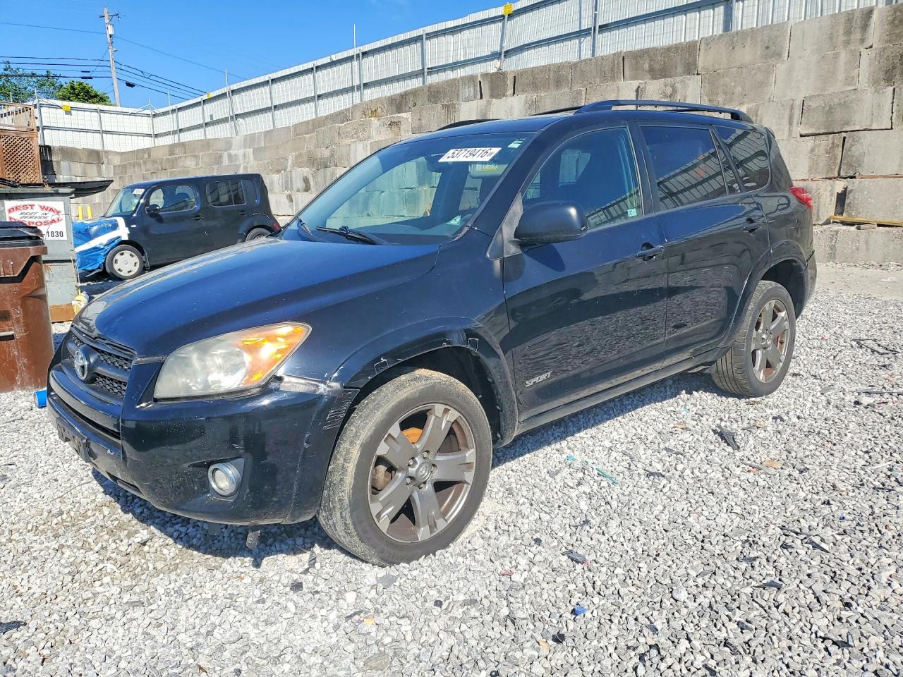Salvage Toyota RAV4 Image