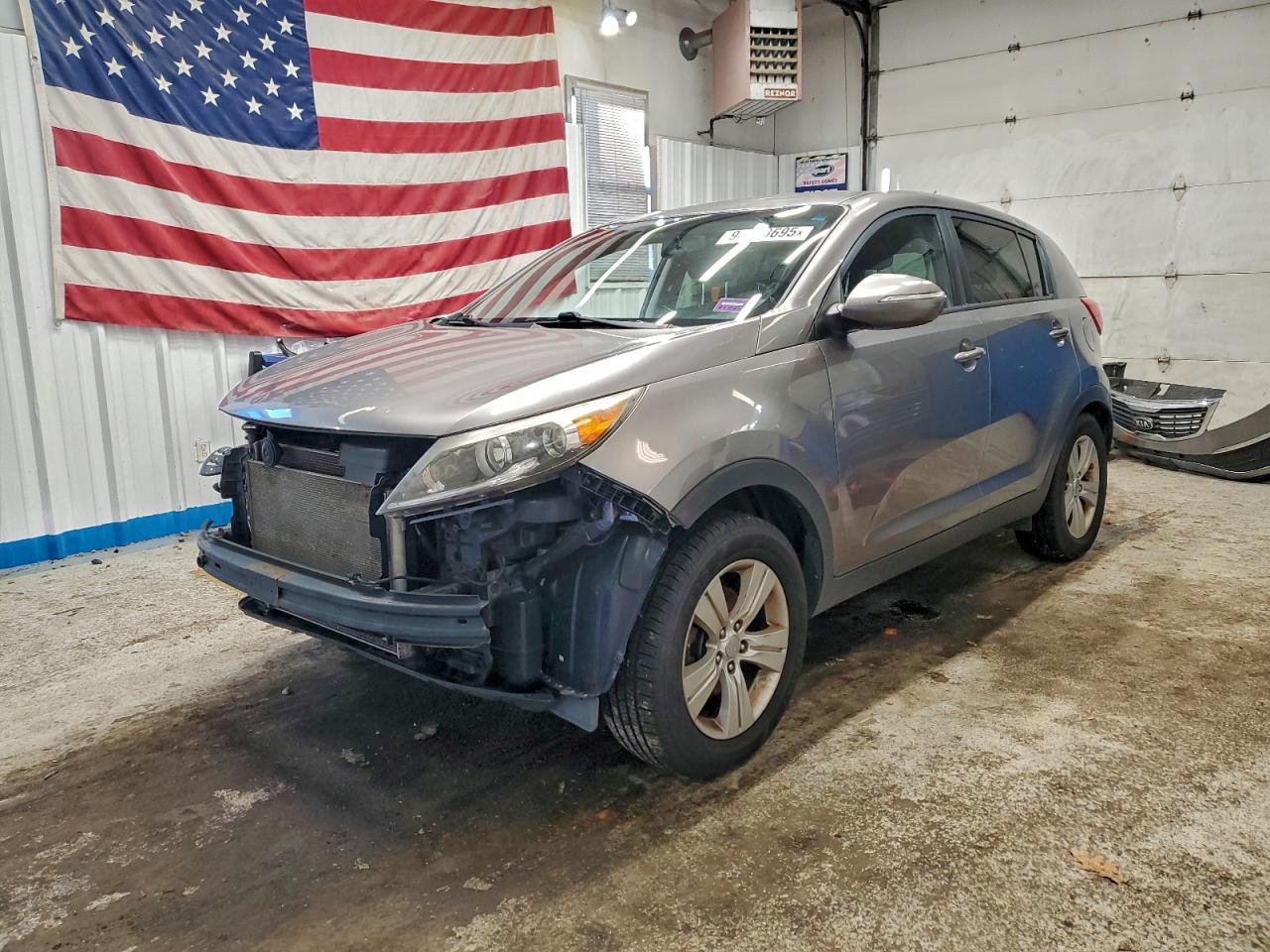 Salvage Kia Sportage Image