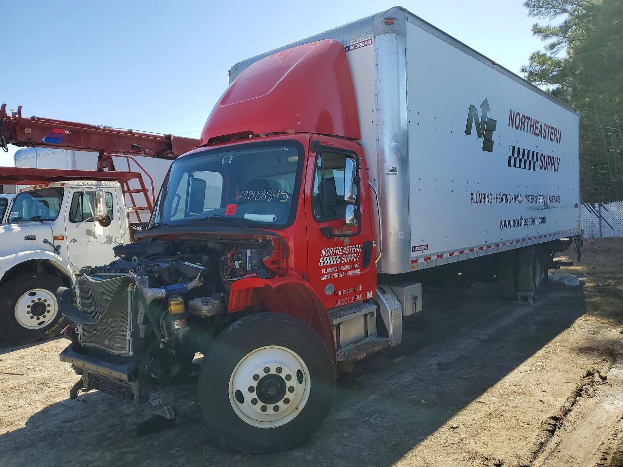 Salvage Freigliner M2 Image