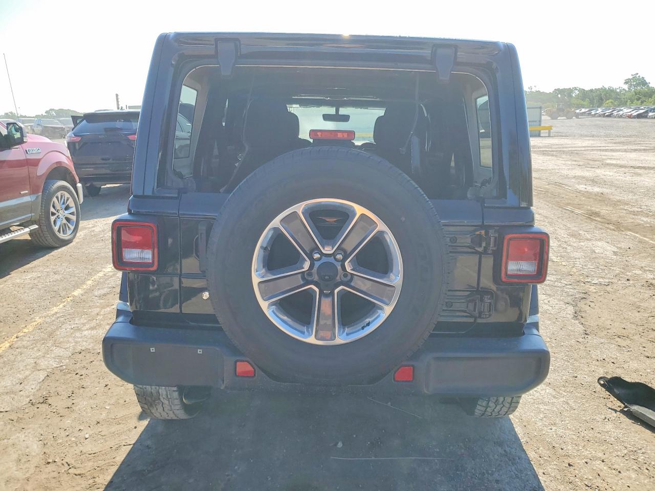 Jeep Wrangler Sahara