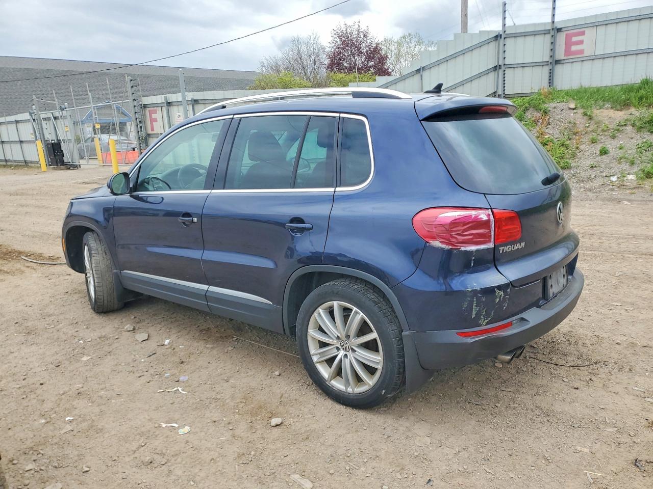 Volkswagen Tiguan S
