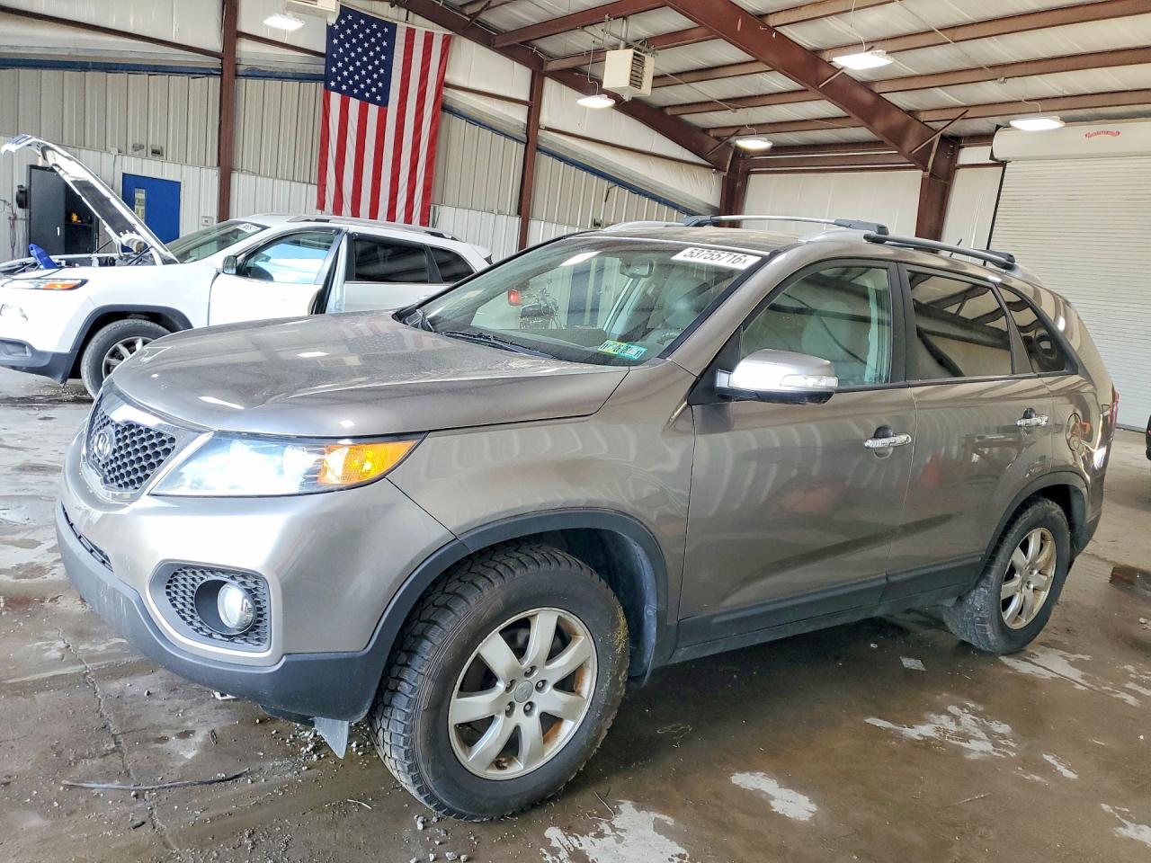 Salvage Kia Sorento Image