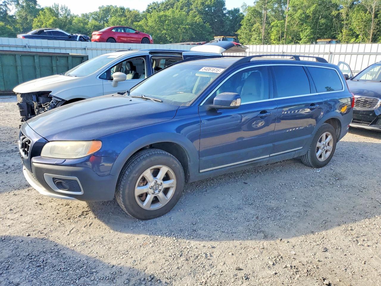 Salvage Volvo XC70 Image