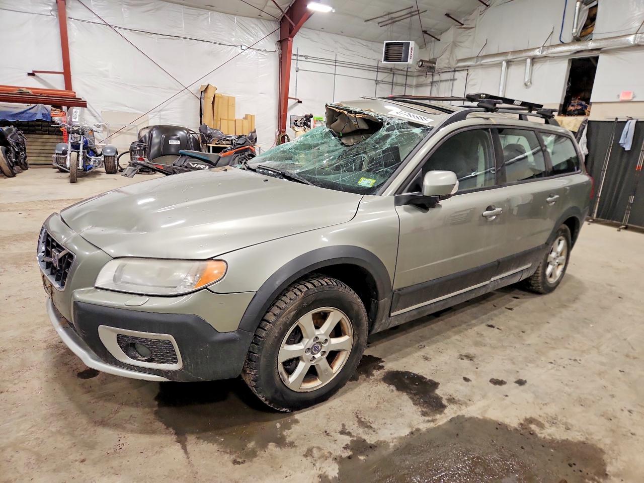 Salvage Volvo XC70 Image