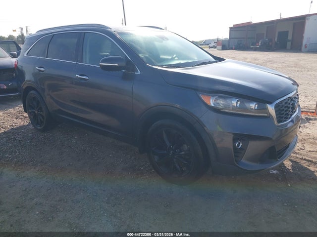 Salvage Kia Sorento Image