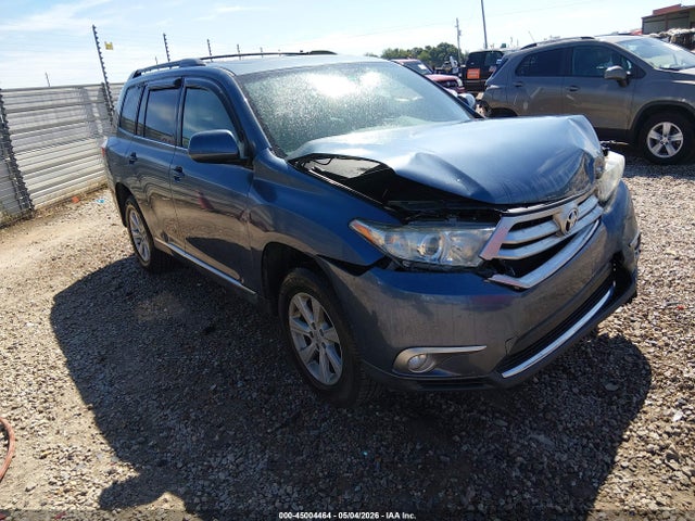 Salvage Toyota Highlander Image