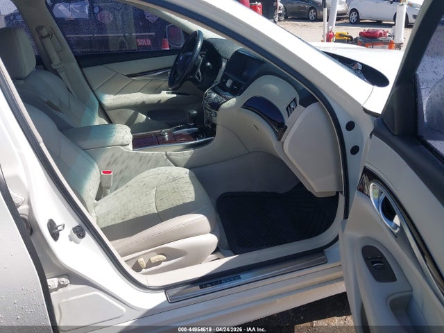 INFINITI M56
