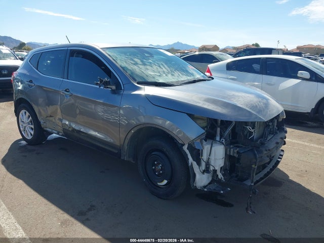 Salvage Nissan Rogue Image