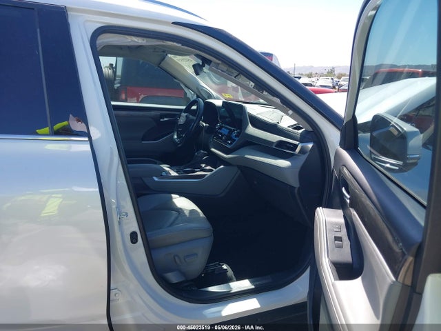 Toyota Highlander Hybrid Platinum