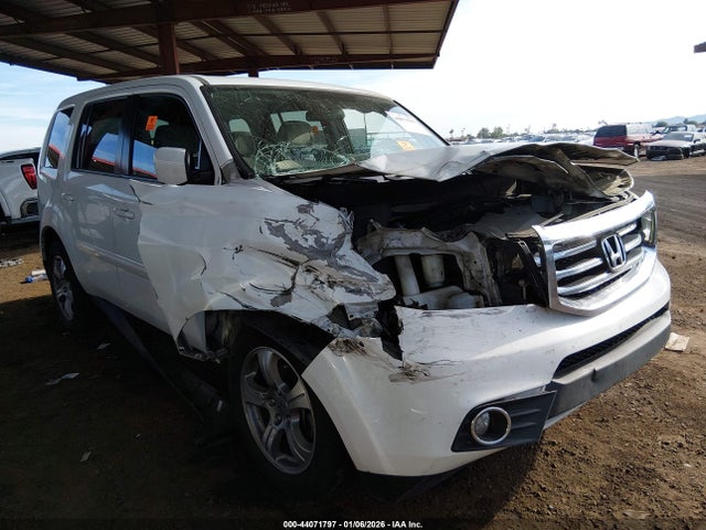 Salvage Honda Pilot Image
