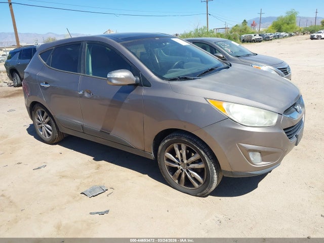 Salvage Hyundai TUCSON Image